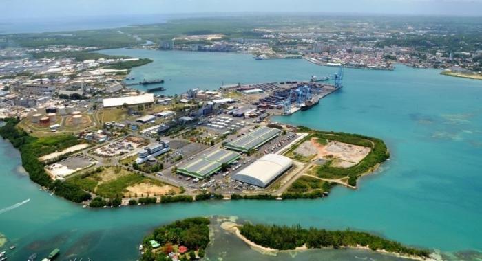     TRANCHES D'HISTOIRES : l'évolution du port de la Guadeloupe 

