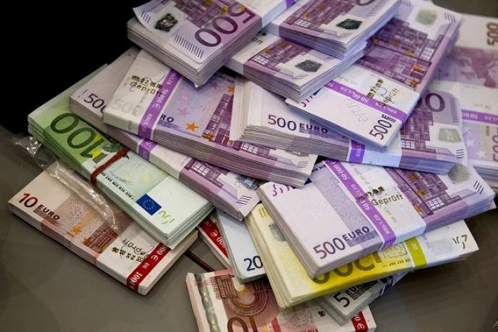     Un voyageur intercepté avec 80.000€ dans ses bagages 

