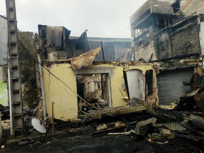     Une maison ravagée par les flammes: aucune victime à déplorer

