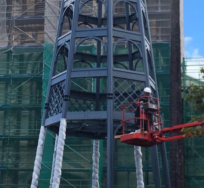     Une nouvelle flèche pour la cathédrale Saint-Louis bientôt en place

