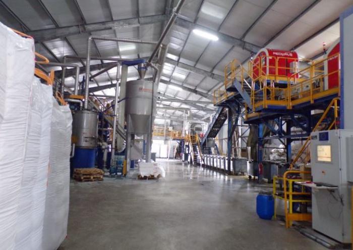     Une usine de recyclage de plastique manque de matière première

