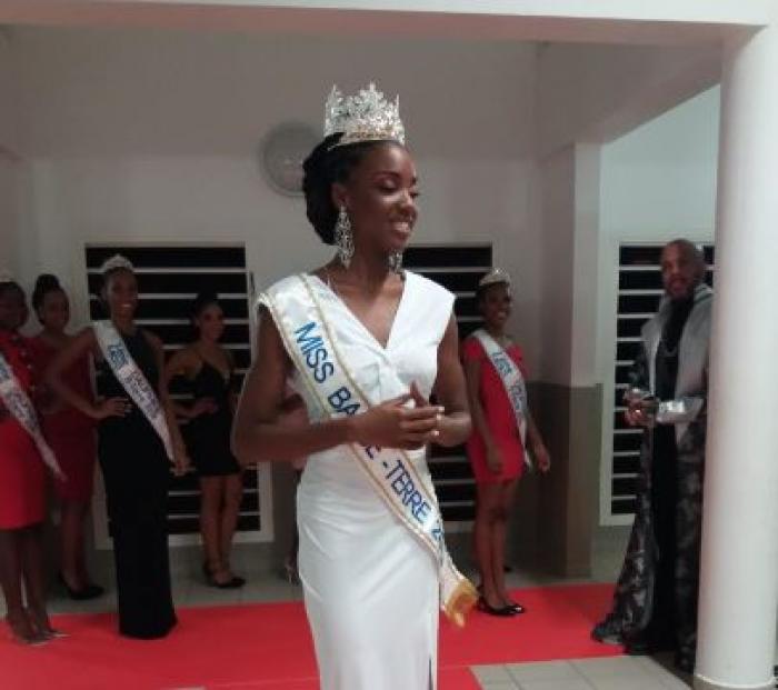     Villynda Michel couronnée Miss Basse-Terre 2019

