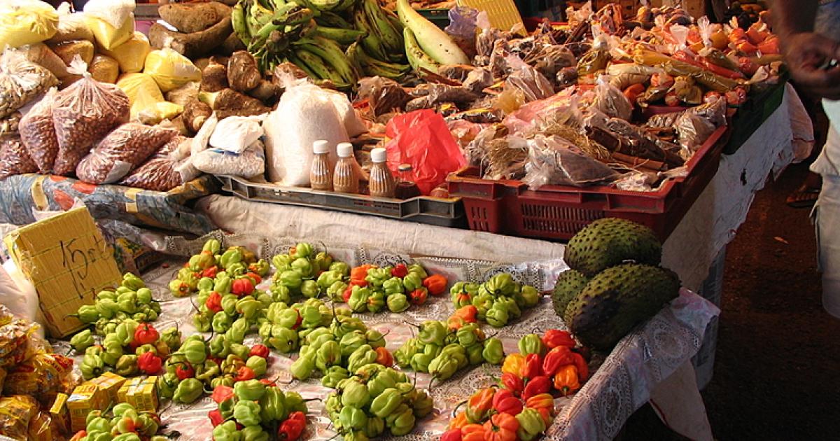     Le Marché Régional à Basse-Terre

