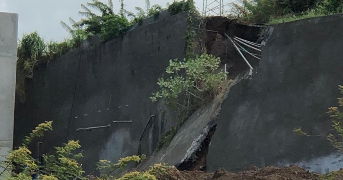     Le mur de soutènement de la route d'Acajou au Lamentin a cédé

