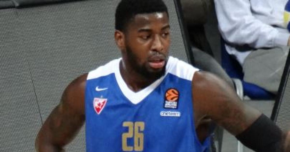     Mathias Lessort est en stage avec l'équipe de France à un mois de la coupe du monde de basket

