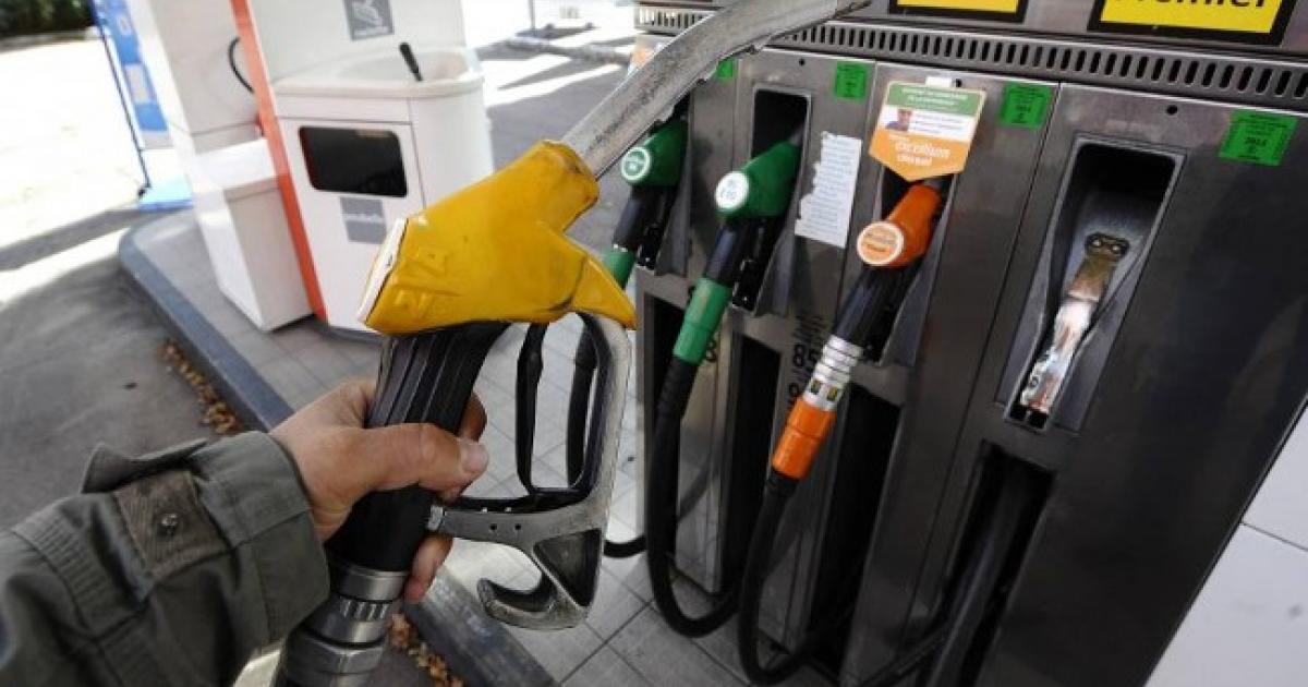     Prix des carburants en Guadeloupe en août : légère baisse du sans-plomb et légère hausse du gazole

