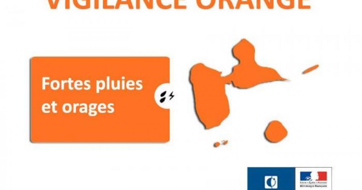     La vigilance orange maintenue en Guadeloupe ce mardi soir

