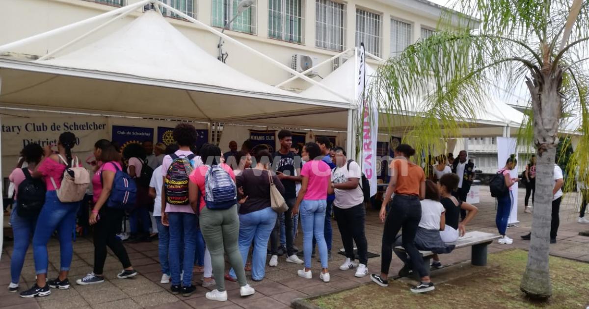     Engouement des jeunes du lycée de Bellevue pour les clubs services

