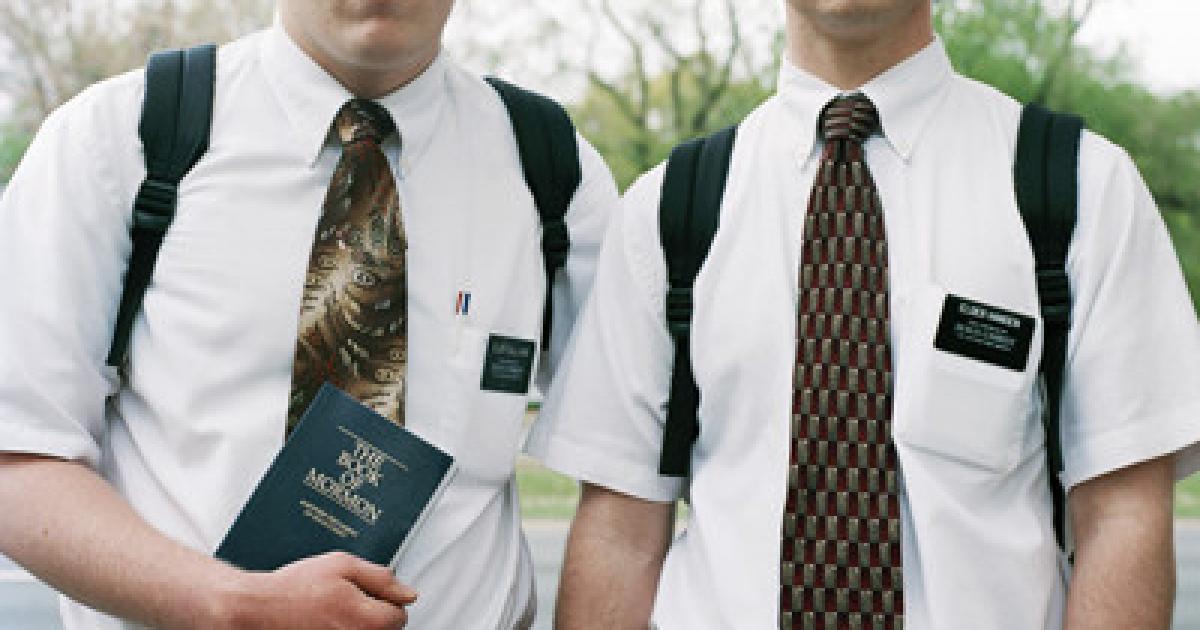     Ils braquent des missionnaires mormons dans la rue 

