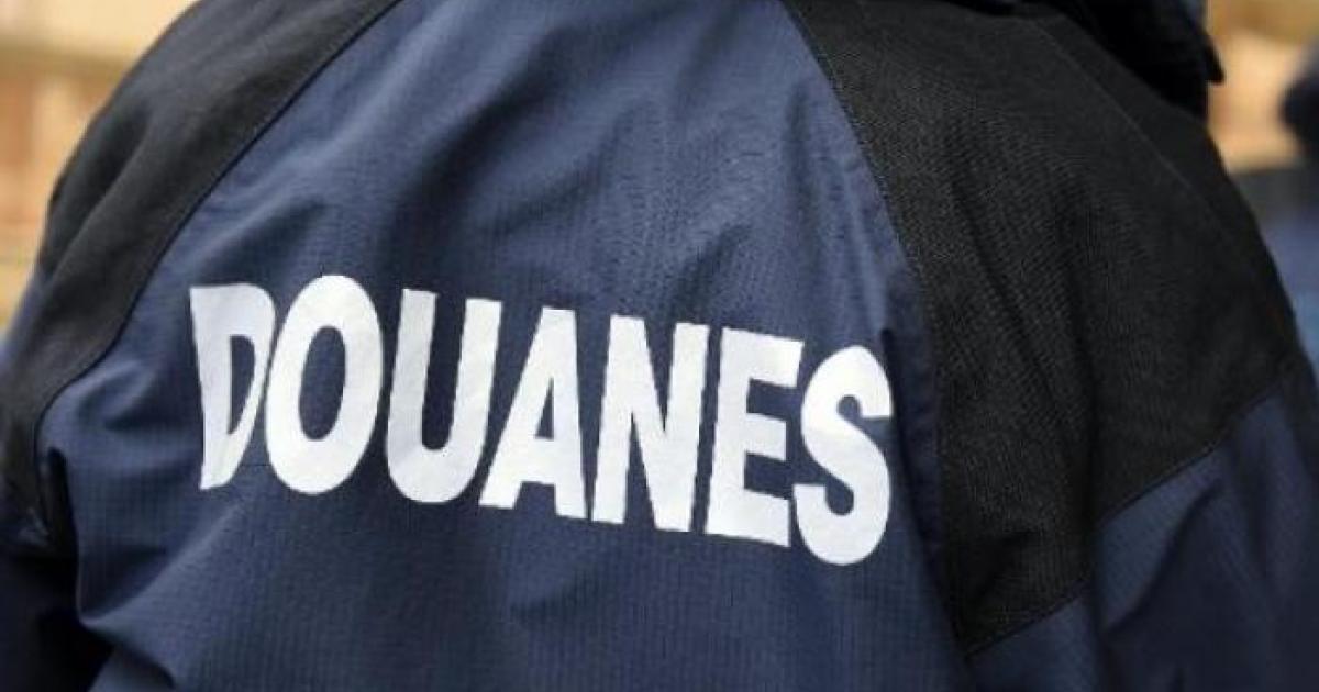     Interpellation de 6 trafiquants par les Douanes à Gourbeyre : jusqu’à 3 ans de prison

