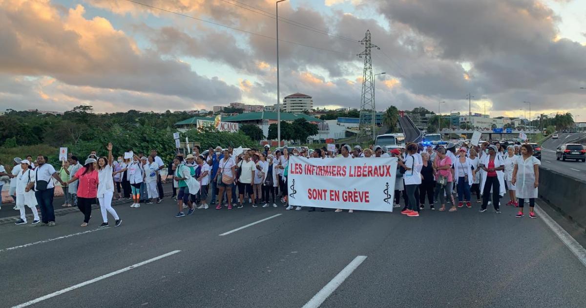     L'opération escargot des infirmiers libéraux a débuté

