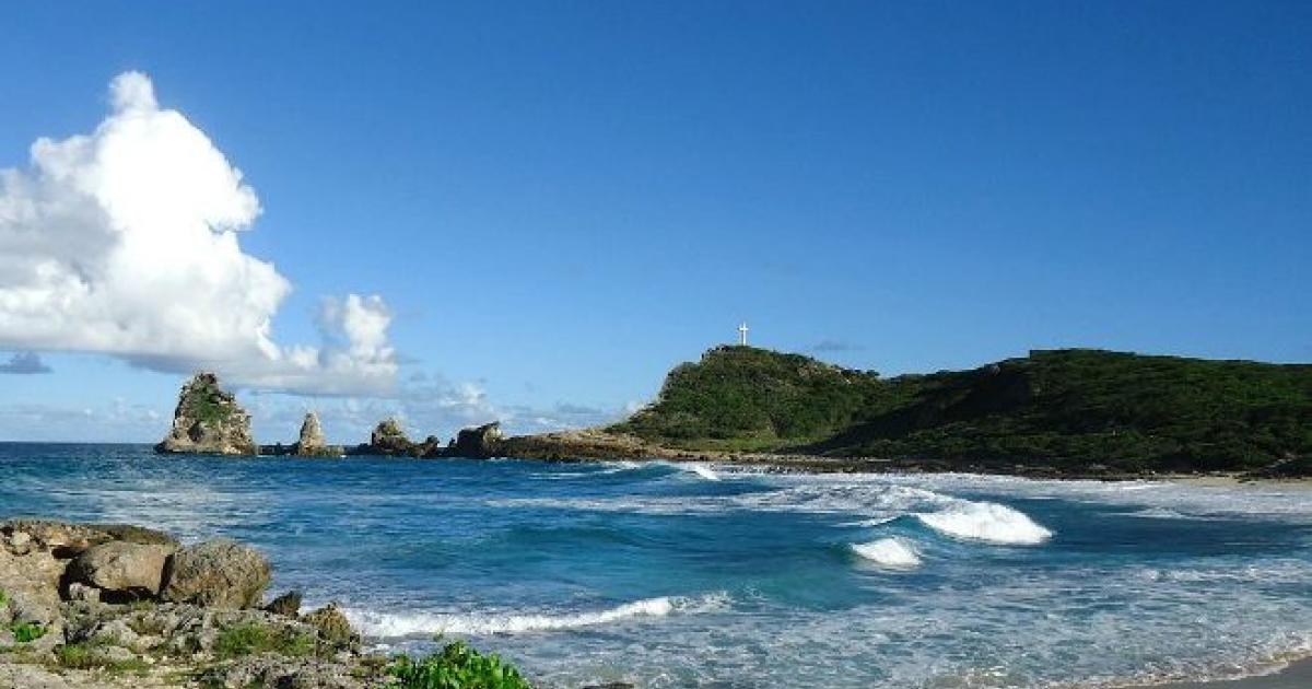     Un suspect interpellé après la découverte d'une jeune femme tuée sur une plage de Saint-François

