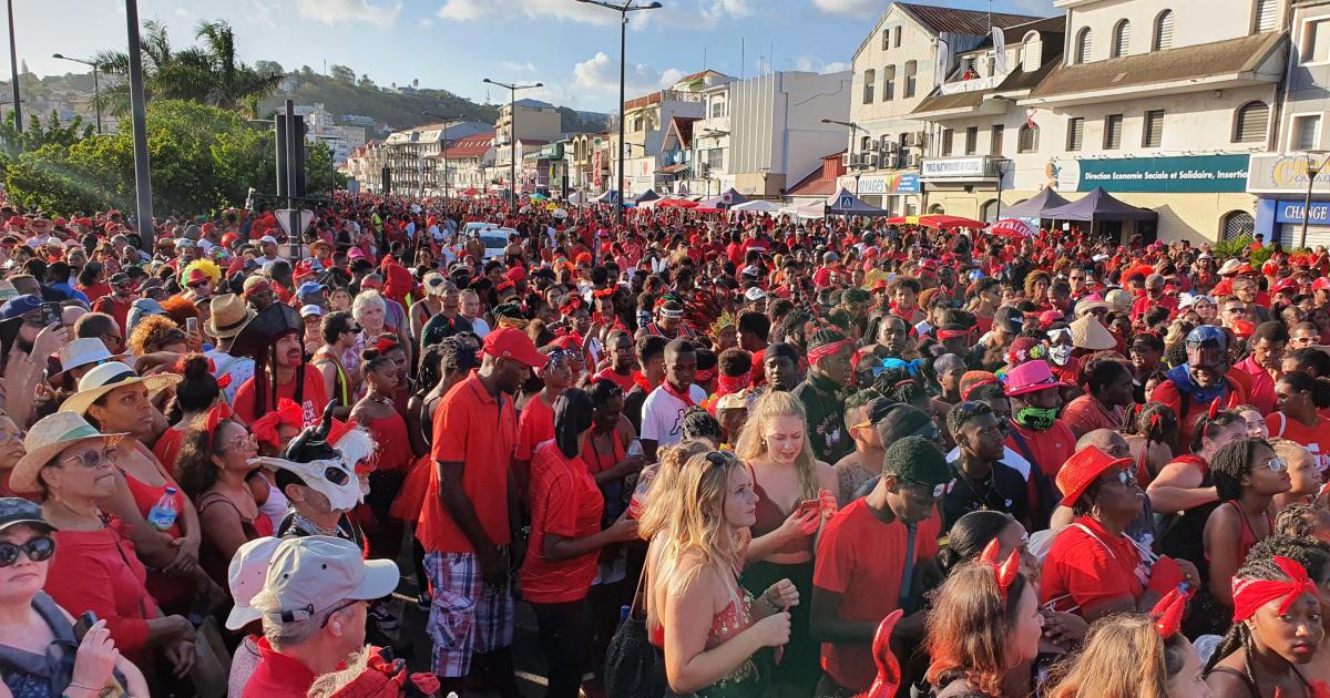     L'ambiance monte dans les rues de Fort de France

