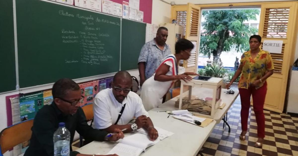     Les opérations de dépouillement ont débuté en Guadeloupe

