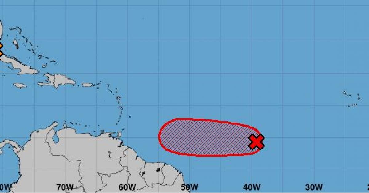     L'onde tropicale 19 se renforce et s'organise

