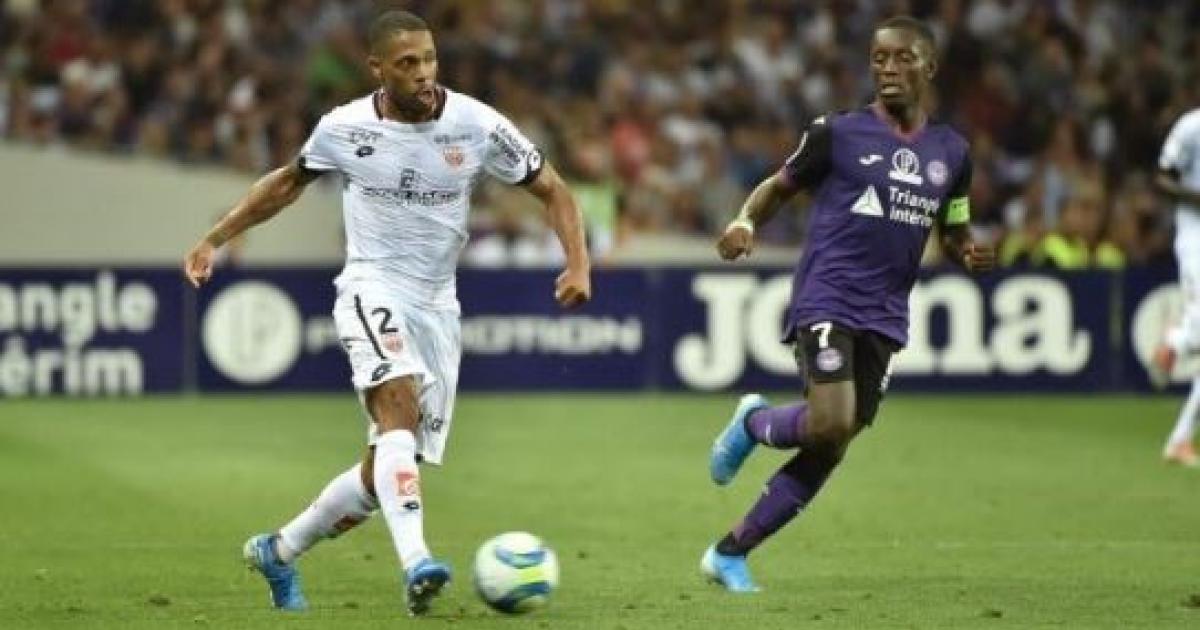     Football : Mickaël Alphonse signe à Amiens

