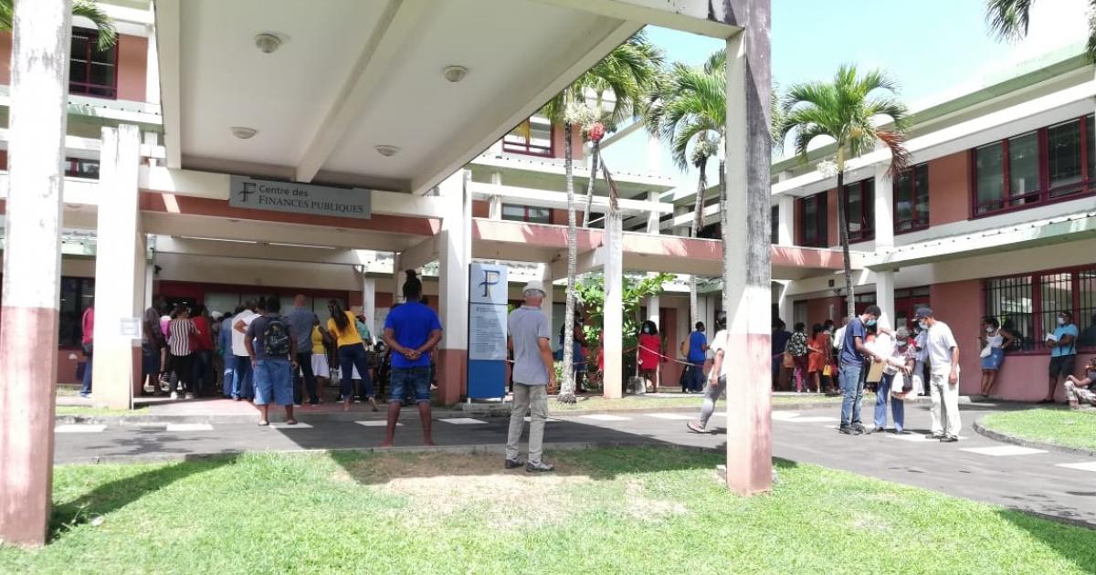     L’attente est longue au centre des finances publiques

