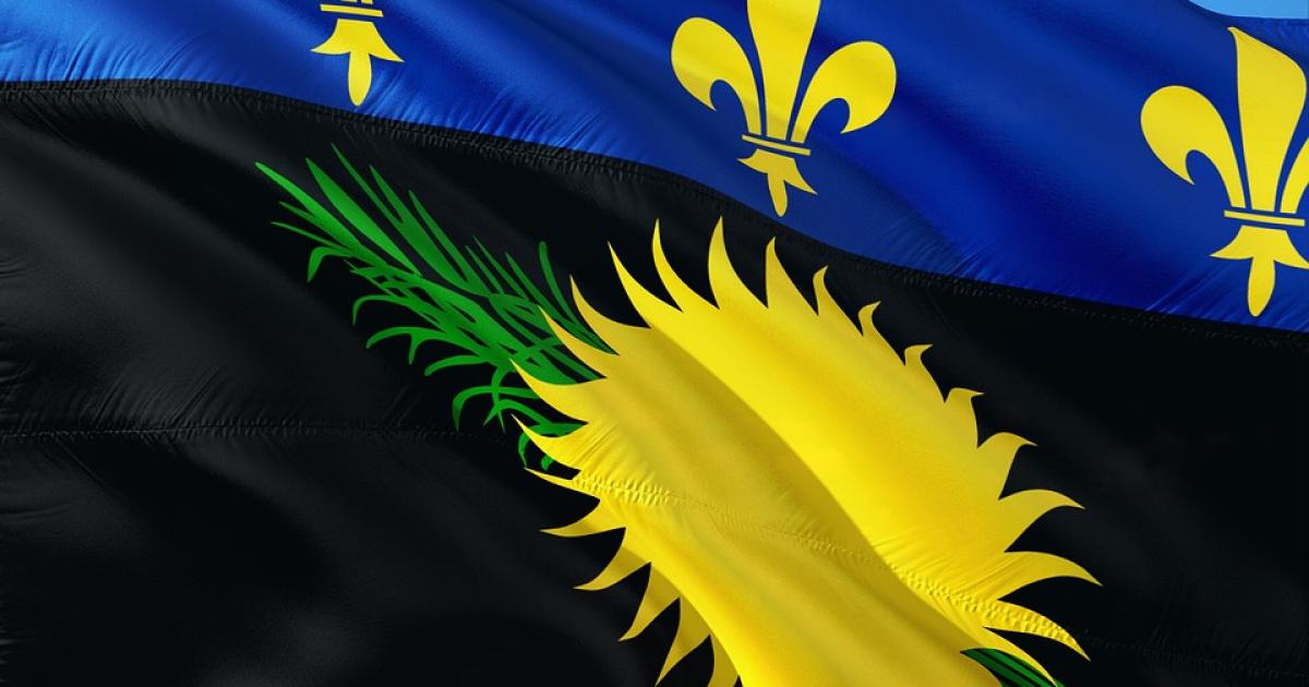 Une journée pour commémorer le drapeau national - Guadeloupe la 1ère