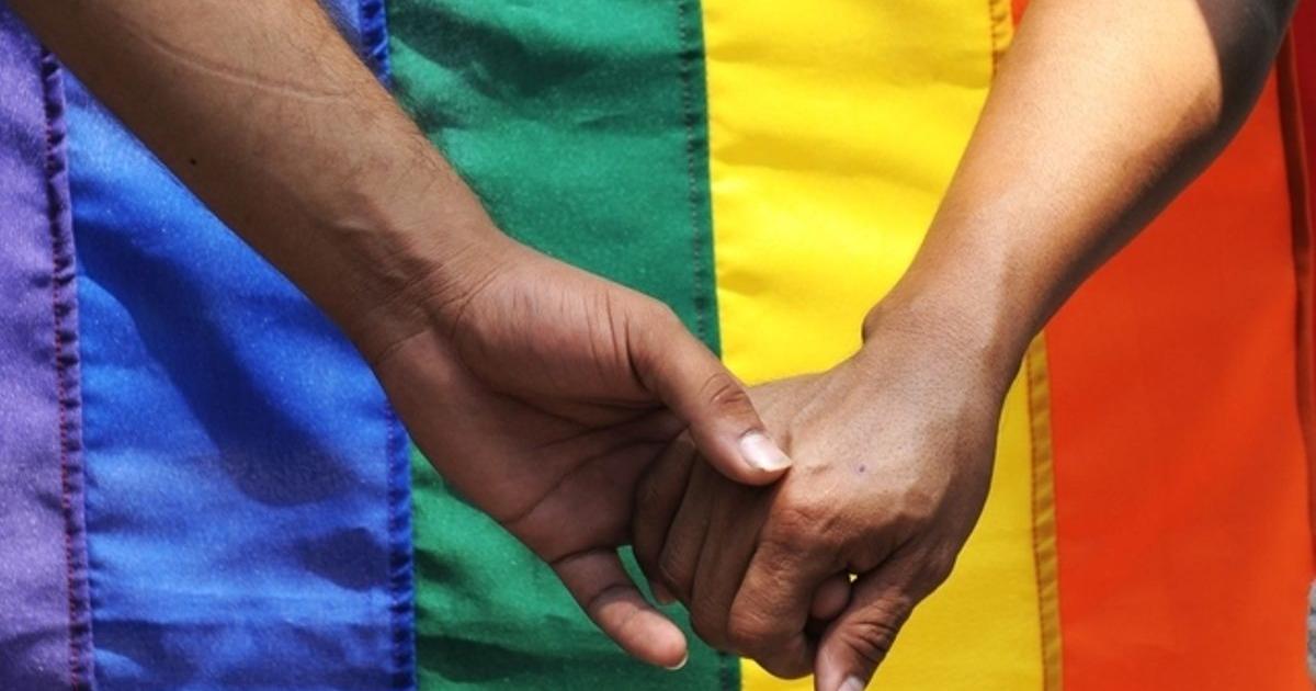     Violent car il n'accepte pas l'homosexualité de son frère 

