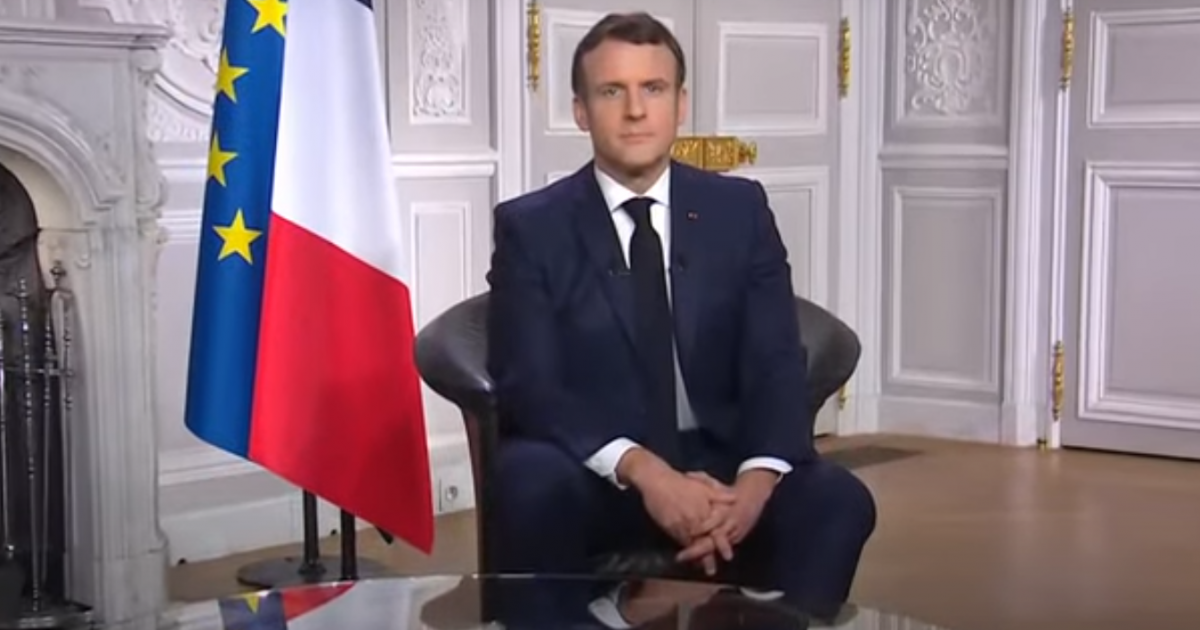     Emmanuel Macron présente ses voeux pour l'année 2021 et remercie les "héros de la nation"

