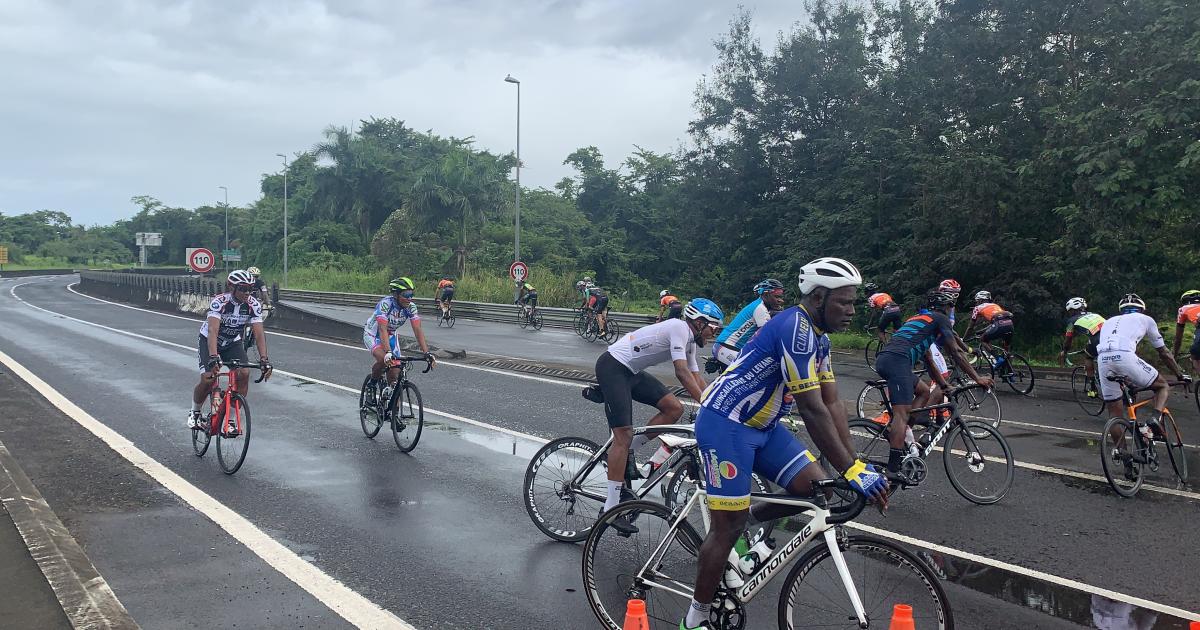     Pont de l'Alliance réservé aux cyclistes : succès pour la première de cette opération

