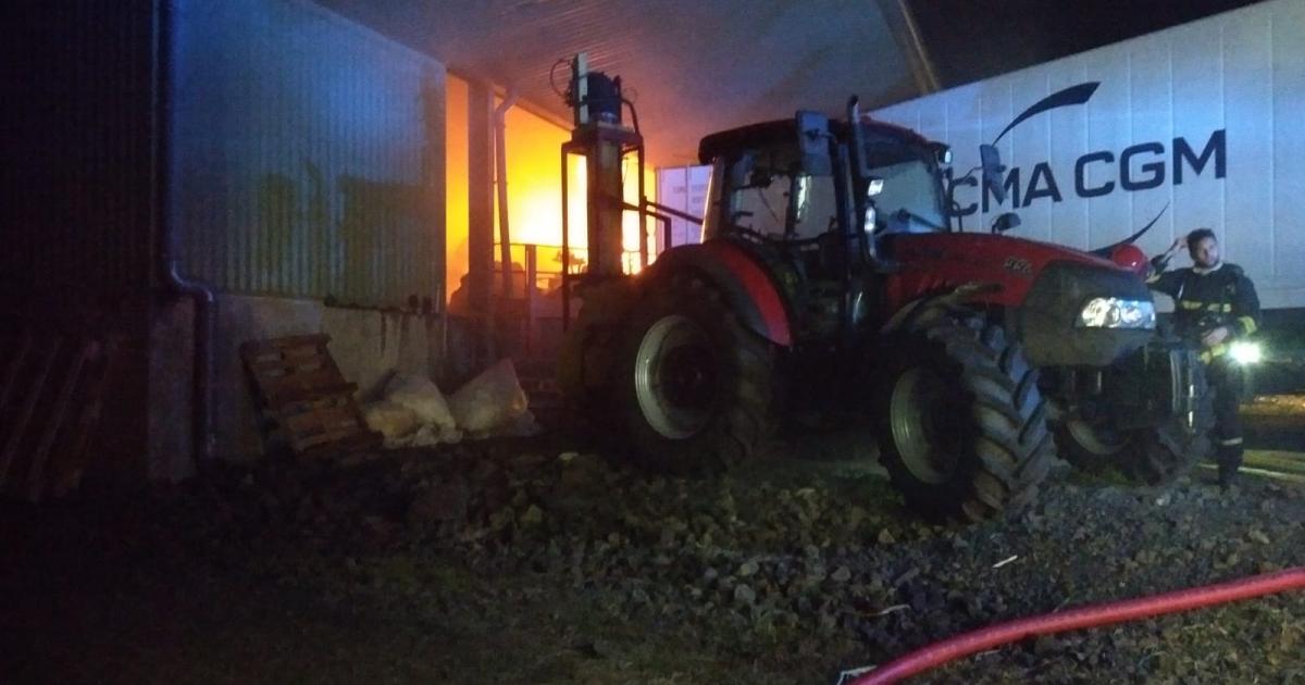     Incendie dans un hangar à banane au François 

