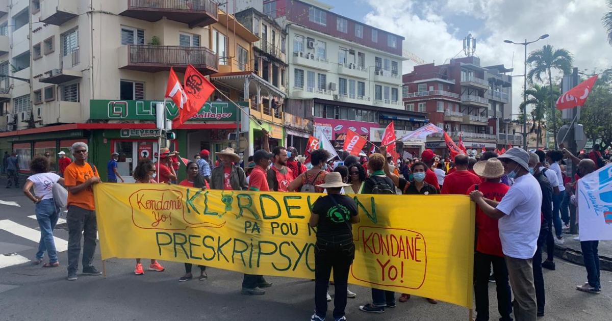     [En images] Manifestation massive à Fort-de-France pour dire non au non lieu et à la prescription dans le dossier chlordécone

