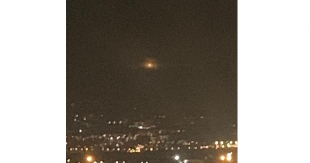     Quelles étaient ces lumières qui ont illuminé les Pitons cette nuit ?

