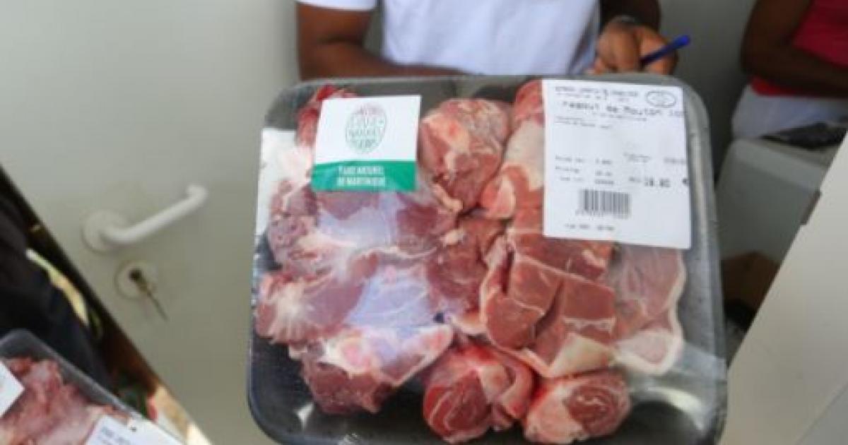     L'agneau marqué, un produit de l'élevage local idéal pour les fêtes de Pâques

