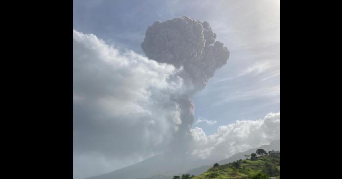     Saint-Vincent sous les cendres volcaniques

