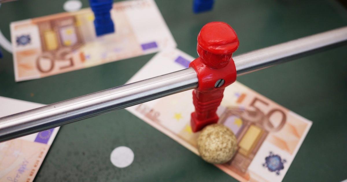     Il escroque 137.000€ à ses amis pour parier aux jeux 

