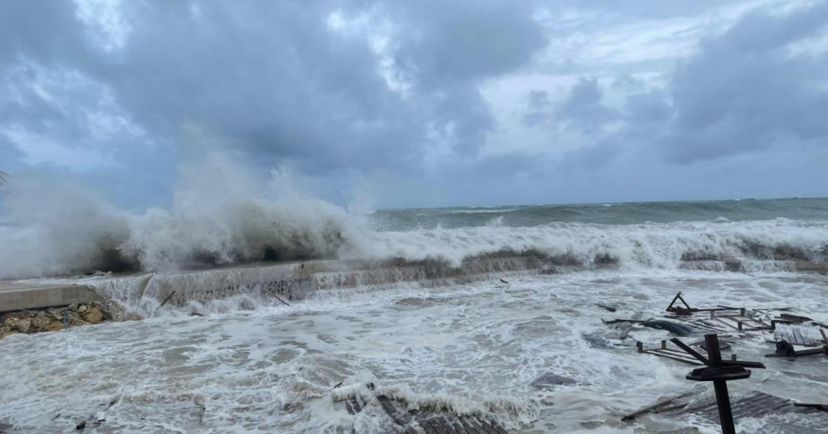     [VIDEOS] La plage de la Toubana détruite par les vagues 

