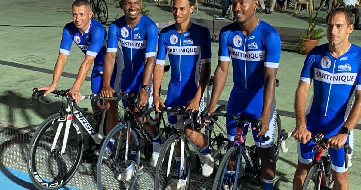     Une équipe de Martinique au départ du tour cycliste de Guadeloupe

