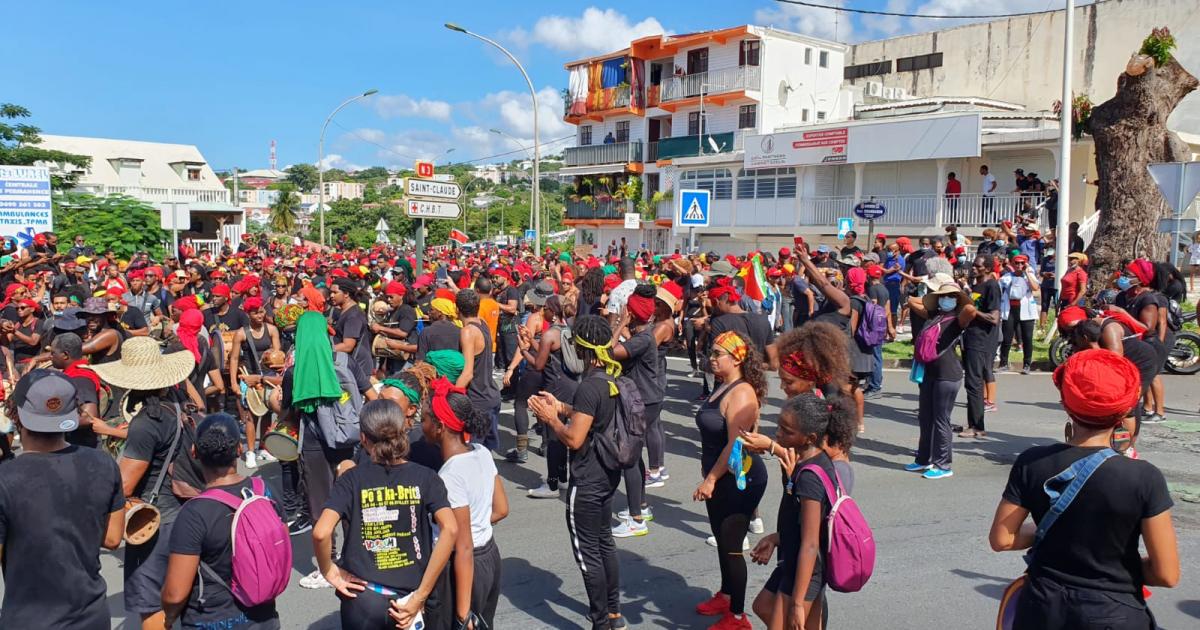     Un grand défilé également à Basse-Terre 

