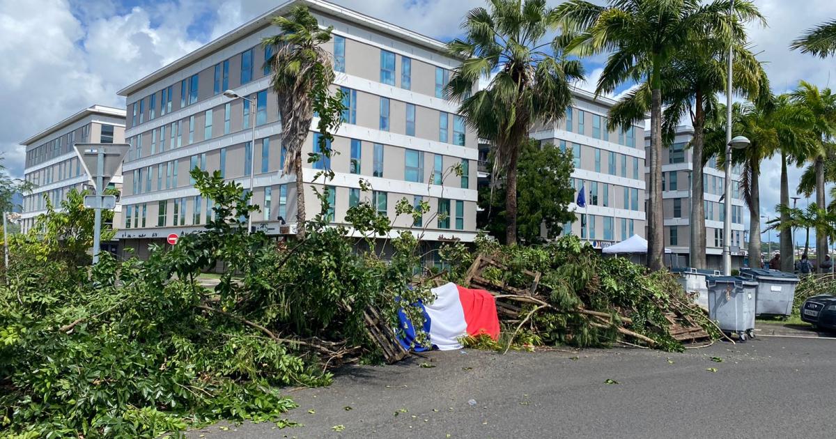     Le centre d'affaire Agora paralysé par des manifestants

