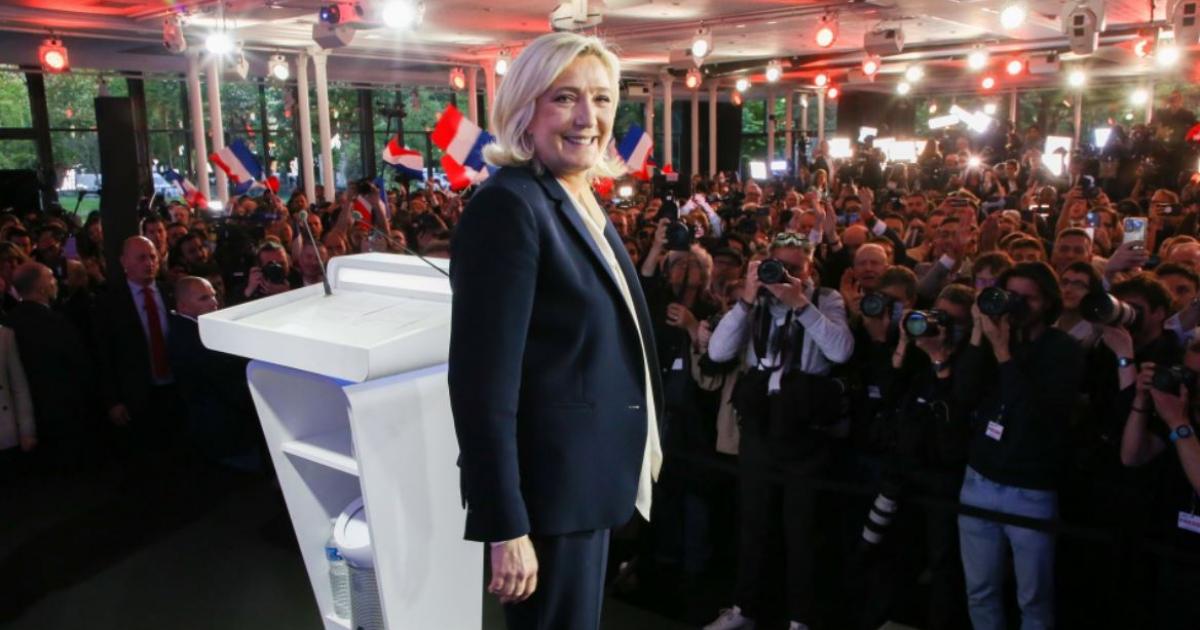     Marine Le Pen voit dans son score "une éclatante victoire"

