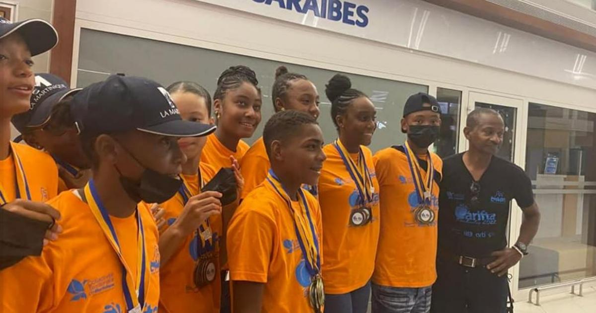     Carifta games : l'équipe de natation de la Martinique revient avec 30 médailles

