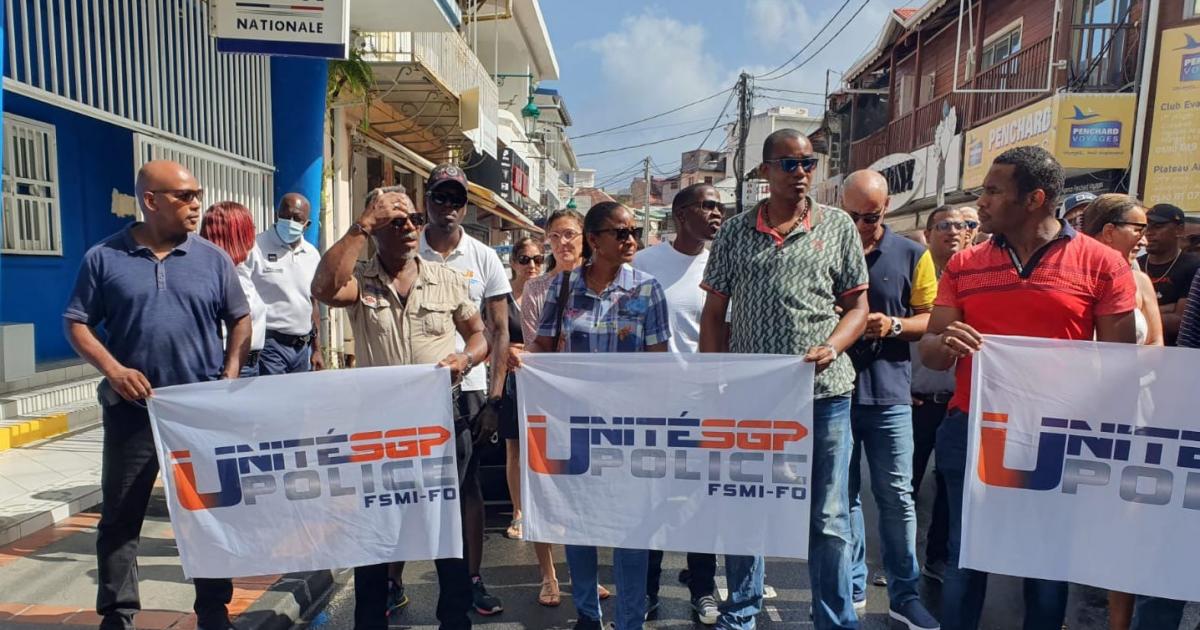     Basse-Terre : policiers et commerçants mobilisés contre l'insécurité

