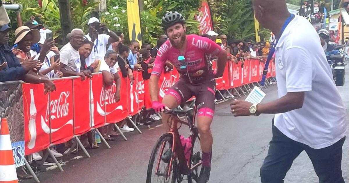     Tour cycliste 2022 : Célestin Guillon remporte la troisième étape

