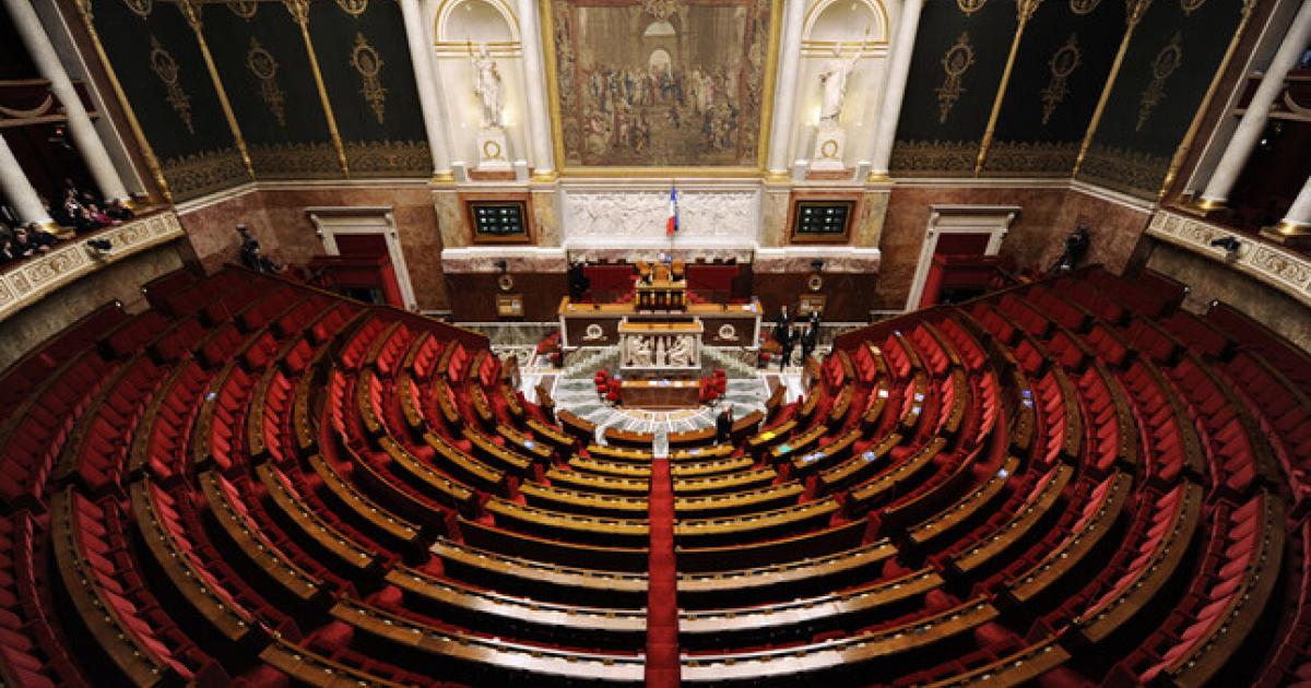     "Ils nous ont laissé l'hémicycle", le coup de gueule de Max Mathiasin sur l'absence des députés

