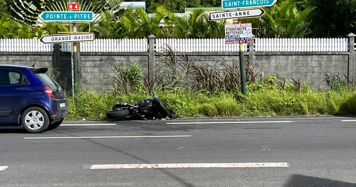     Un accident entre un deux roues et un véhicule fait un blessé grave au Gosier

