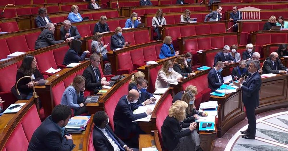     Vie chère : "faîtes votre part" lance Gérald Darmanin dans l'hémicycle

