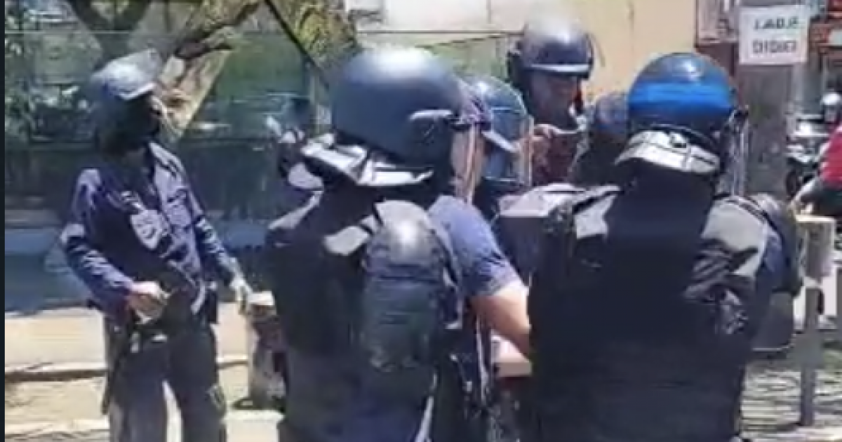     Plusieurs interpellations à proximité de la « place de légitime-défense » à Fort-de-France

