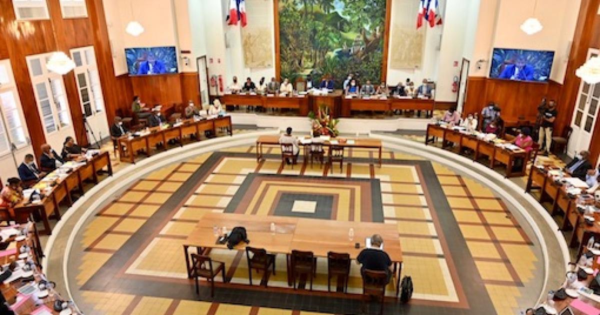     Congrès des élus : qu’en attendent les Guadeloupéens ? 

