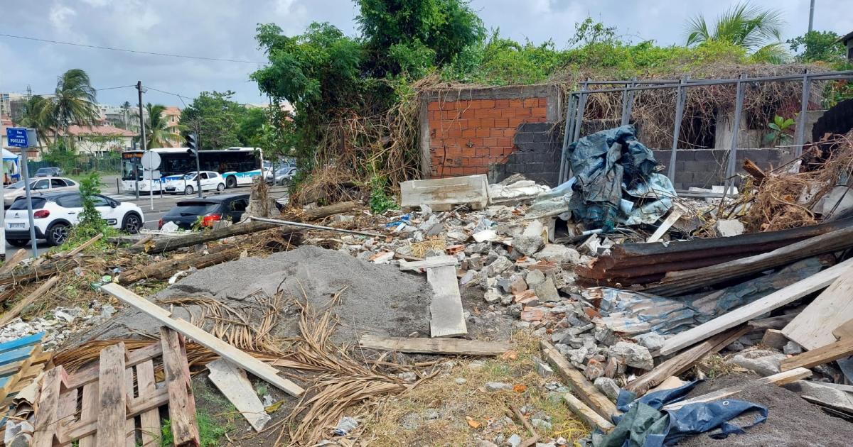     À Sainte-Thérèse, démolitions et nettoyage du quartier continuent

