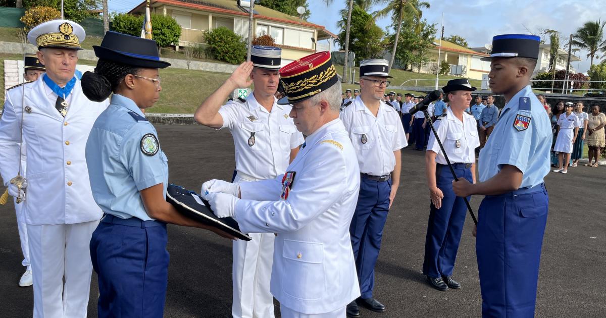     La médaille d’Or de la défense nationale décernée à la gendarmerie de Martinique 

