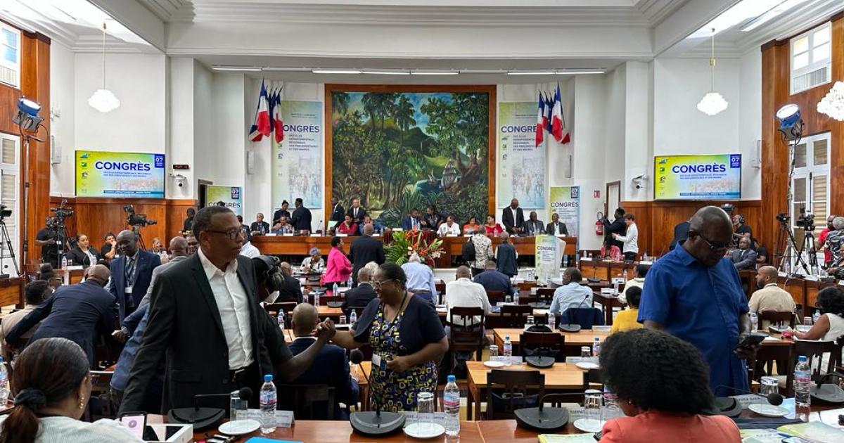     Revivez en temps réel le XVIIe congrès des élus de Guadeloupe

