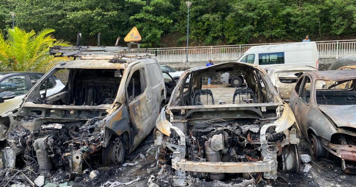     A Godissard, des habitants sidérés après l’incendie de 15 voitures

