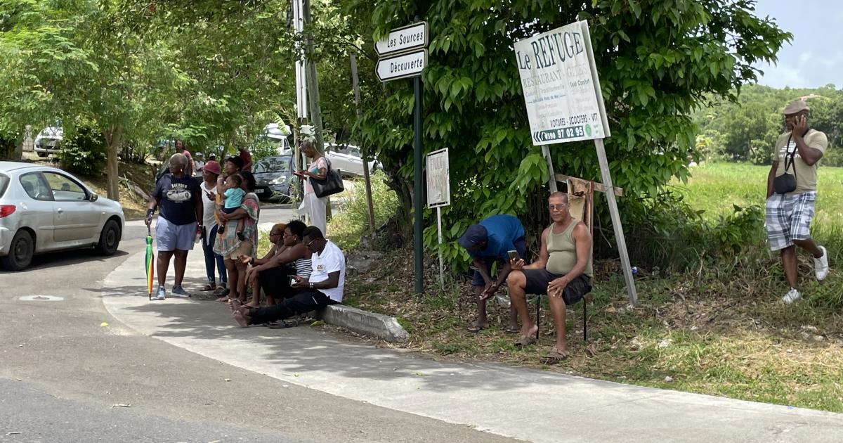     Tour cycliste de Marie-Galante : ils ne ratent pas une miette de la course !

