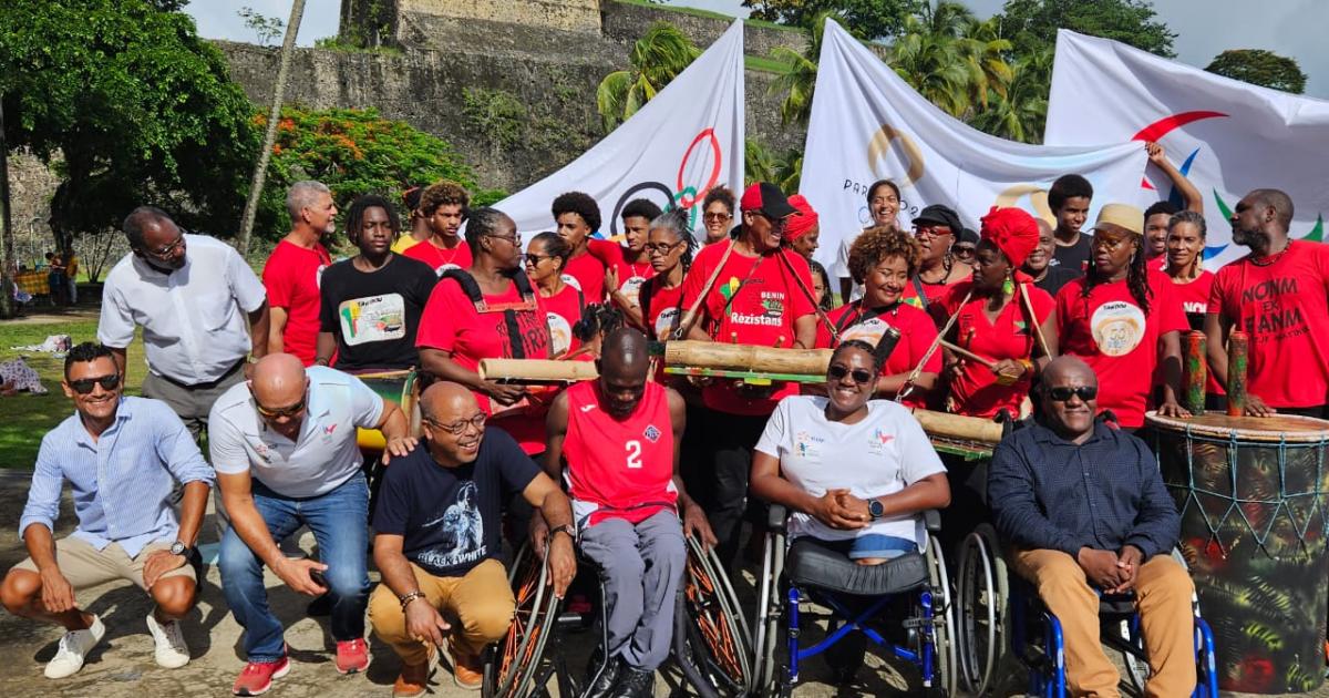 La tournée des drapeaux des Jeux Olympiques de Paris 2024 arrive en  Guadeloupe - Guadeloupe la 1ère